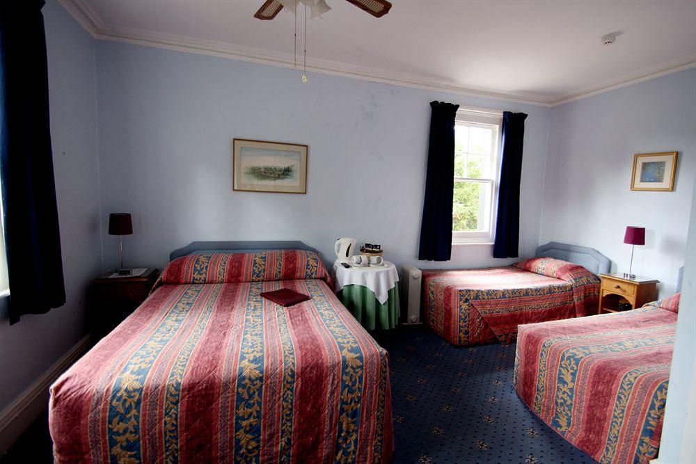 Gatwick Castle B&B Горлі Екстер'єр фото