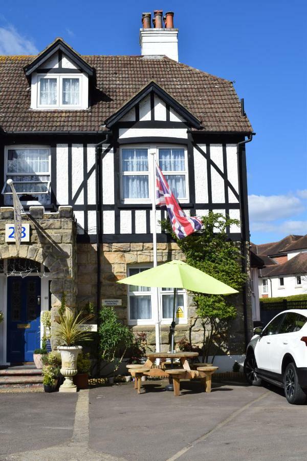 Gatwick Castle B&B Горлі Екстер'єр фото